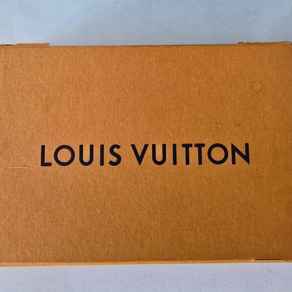 Louis Vuitton Medium Ring Agenda Cover - Picture 1 of 5